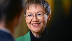 Brigitte Haas gilt als wirtschaftsliberal und progressiv, mit einem starken Fokus auf Geschlechtergleichstellung.