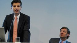 Uneins über die Zukunft der Bank: CEO Urs Baumann (l.) und Grüner Martin Bisang.Keystone