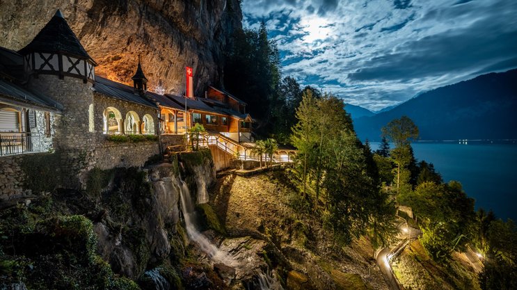 Hoch über dem Thunersee: Die St. Beatus-Höhlen sind ein beliebtes Ausflugsziel – auch für Gruppen.
