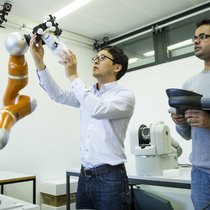 EPFL-Forscher: Die ETH in Lausanne ist führend in der Robotik und auf internationale Studierende und Fachkräfte angewiesen.