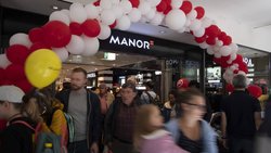 Der Manor in Bern: Mehr Urlaub für Väter.
