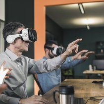 IT erschafft die Welt: Virtual Reality ist eins der grossen Themen der Zukunft, die heutigen IT- Studenten profitieren von diesem Trend.