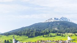 In Savognin kostet der Quadratmeter 8200 Franken. Die Gemeinde in Graubünden liegt 1200 m ü. M. und gehört zu den günstigeren Alpendestinationen.
