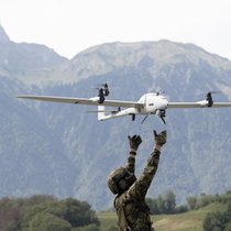 Ausnahme für die Aufrüstung? Der Armee sollen Gelder an der Schuldenbremse vorbei zugeführt werden. Das sorgt für Kritik.