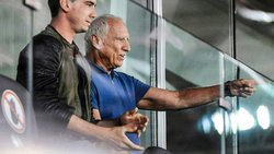 Dietrich Mateschitz mied das Rampenlicht. Auch seinen Sohn Mark hielt er von der Öffentlichkeit fern. Beruflich trat der 30-Jährige nur in kleinen Projekten in Erscheinung.