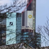 Deutsche Bank und Commerzbank in Frankfurt: Keine Fusion der deutschen Grossbanken.