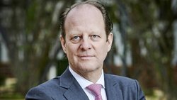Dass sich SIX-Chef Jos Dijsselhof mit einer Umstellung des Schweizer Leitindex SMI beschäftigt, schockiert viele Fondsmanager.