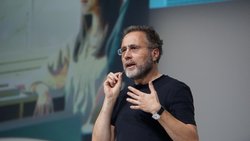 Urs Hölzle: Sieht den Cloud-Markt dort, wo der Smartphone-Markt 2008 war - mit ähnlichen Boom-Perspektiven.