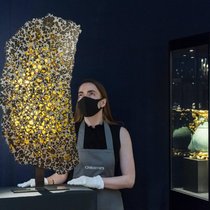 Eine Scheibe des Fukang-Meteoriten, gefunden in der chinesischen Provinz Xinjiang. Auktionspreis 2021: 525'000 Pfund.