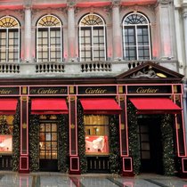 Weihnächtlich dekoriert: Geschäft der Richemont-Marke Cartier im Zentrum von London.
