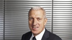 Raiffeisen-Chef Pierin Vincenz will die Privatbank Notenstein nicht verkaufen. (Bild: Keystone)