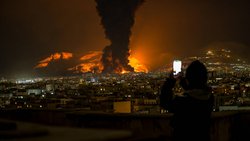 Luftangriff auf ein Öldepot in der iranischen Hauptstadt Teheran am 7. März 2026.