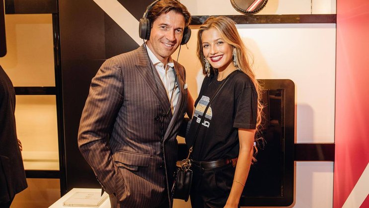 Eine der bekannteren Schweizer Influencerinnen: Zoe Pastelle, hier mit Bally-Chef Frédéric de Narp.