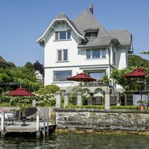 Traumlage Die Goldküstenvilla direkt am See ist für 17 Millionen Franken zu haben. PR