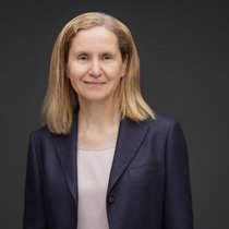 Marion Fengler-Veith leitet seit Anfang 2023 das Büro des Personalberaters Heidrick & Struggles in Zürich. Die promovierte Chemikerin hat einen Fokus auf der Life-Sciences-Branche und Diversität.