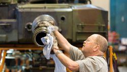 Ruag-Mitarbeiter: Die Schweiz landet im WEF-Ranking nur noch auf Platz vier.