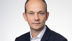 Zoltan Szelyes ist Eigentümer und CEO der Macro Real Estate AG. Er berät Grossinvestoren bei ihren Immobilienanlagen.