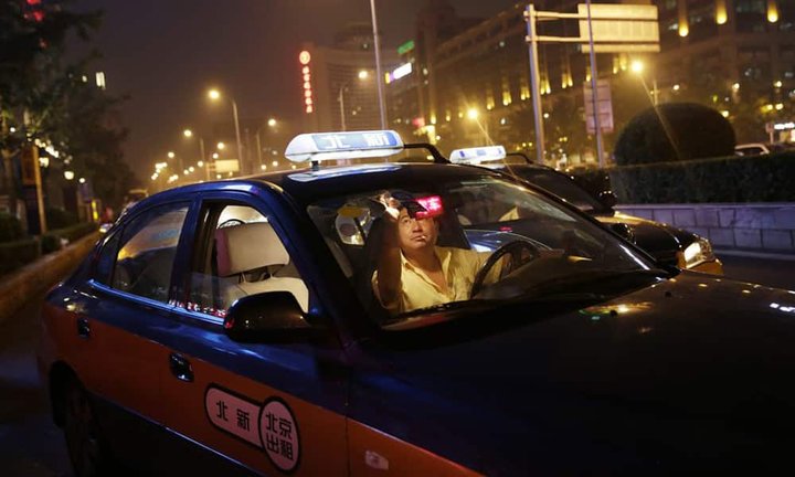 901-taxi.jpg