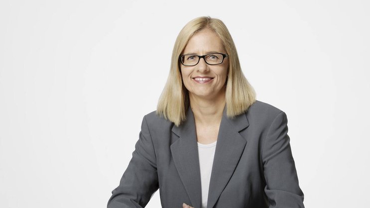 «Wenn ein Mann scheitert, dann scheitert er als Einzelperson – wenn eine Frau scheitert, scheitert sie im Blick der Öffentlichkeit immer als Frau», hält Claudia Kraaz fest.