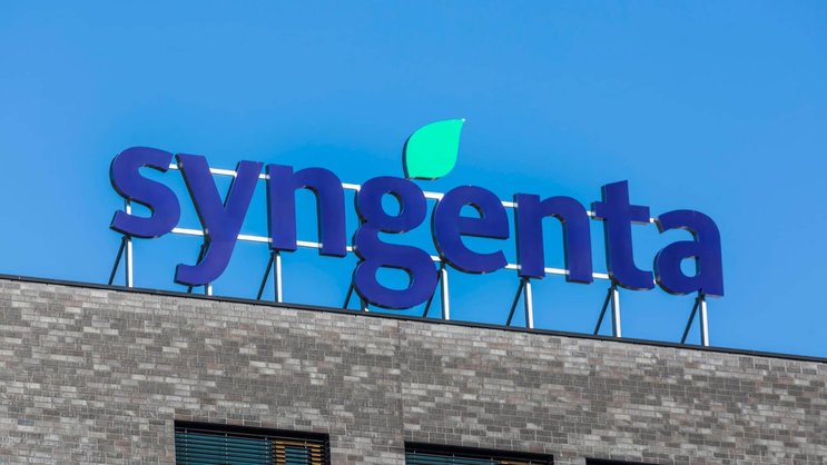 Das Logo von Syngenta an einem Firmengebäude in Sisslen (Januar 2021).