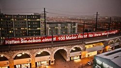 Der Kluge wirbt auf dem Zuge. So stellen es sich die SBB vor, die jetzt erstmals ganze Züge für Werbung freigeben.