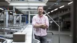Stefan Fraude ist CEO von Brack.Alltron, Co-Gründer sowie Verwaltungsratspräsident der B2B-Lernplattform Maxbrain