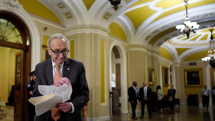 Der Fraktionsvorsitzende der Minderheit im Senat, Chuck Schumer, sagt, die Demokraten hätten sehr gute Chancen, die Mehrheit zurückzugewinnen.