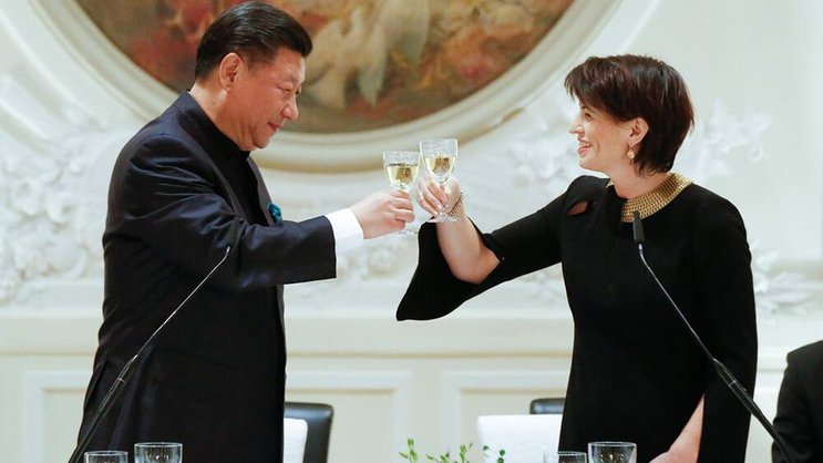 Xi Jinping und Doris Leuthard: Xi nimmt als erster Staatschef Chinas am WEF teil. Keystone