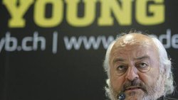 Andy Rihs bei einer Medienkonferenz im Stade de Suisse. (Bild: Keystone)