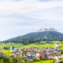 In Savognin kostet der Quadratmeter 8200 Franken. Die Gemeinde in Graubünden liegt 1200 m ü. M. und gehört zu den günstigeren Alpendestinationen.