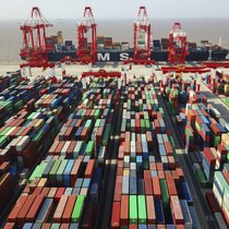 Sinnbild für Globalisierung und Welthandel: Containerhafen im chinesischen Shanghai