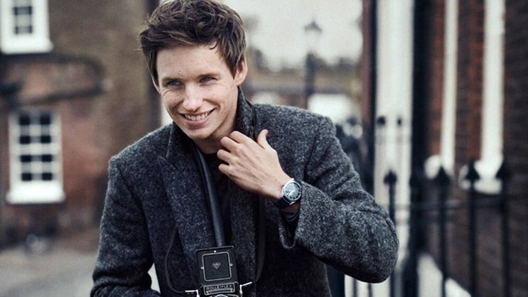 Mit mechanischer Omega am Handgelenk: Eddie Redmayne ist neuer Botschafter.PR
