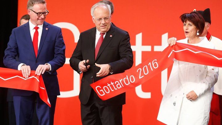 bandschneiden-schneider-ammann.jpg