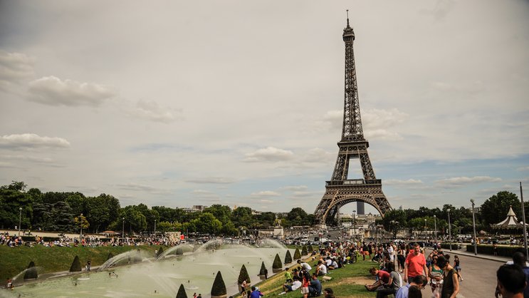 Der Eiffel-Turm, das Wahrzeichen der französischen Hauptstadt Paris.