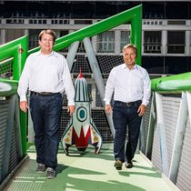 Bits statt Papier: Florian Herzog (l.) und Dirk Sebald sind die Gründer von Deon Digital.