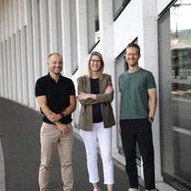 Das Gründerteam von Jungkraut Andreas von Muralt, Julia Lüscher und Luca Mijnssen (v. l. n. r.), stemmen das Unternehmen aus eigener Kraft.