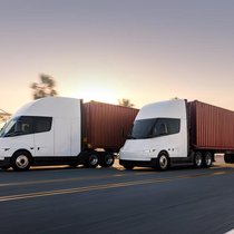 Die Serienproduktion des Tesla Semis hat sich über viele Jahre verzögert.