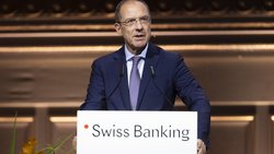 Die Bankiervereinigung – hier Präsident Marcel Rohner – warnt vor der SVP-Neutralitäts-Initiative.