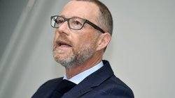 Heinz Huber: Die Raiffeisen-Gruppe hat im ersten Halbjahr deutlich weniger verdient.