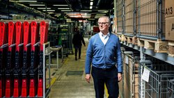 Atomic-Chef Wolfgang Mayrhofer: Der Skihersteller ist vor Rossignol und Head Weltmarktführer.