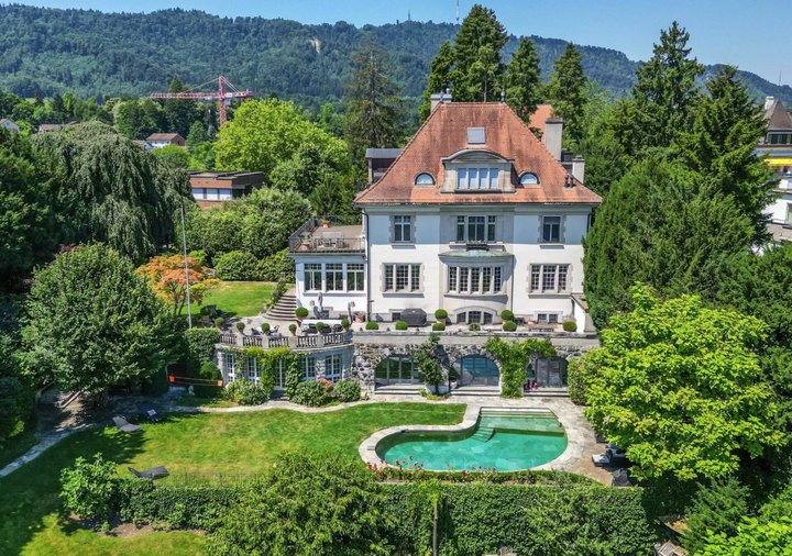 Die Villa Kehl liegt in einem noblen Quartier in Zürich-Wollishofen.