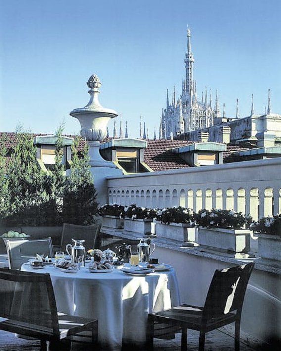 09_39_hyatt-milan_terrace_-danilo-frontini.jpg