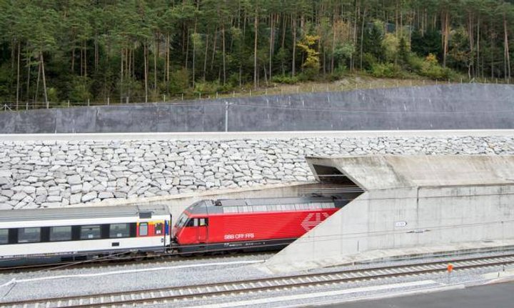gotthardtunnel_11.jpg