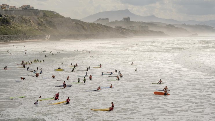 SURFKULTUR In Biarritz bestimmen die Wellen den Alltag.