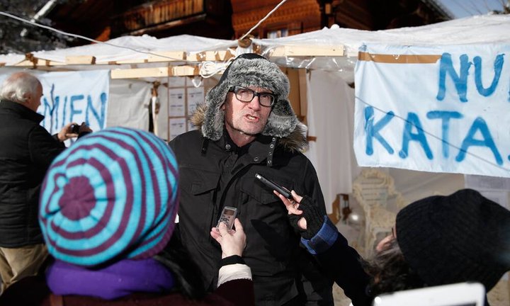 thomas-hirschhorn.jpg