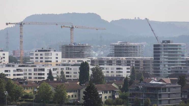 Sicht auf verschiedene Baustellen in Zug. (Bild: Keystone)
