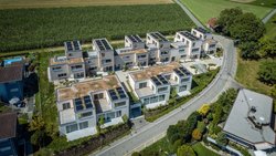 Die Überbauung Tschampani wurde im Spätsommer 2021 fertiggestellt. Der Auftrag kostete 14,75 Millionen Franken.