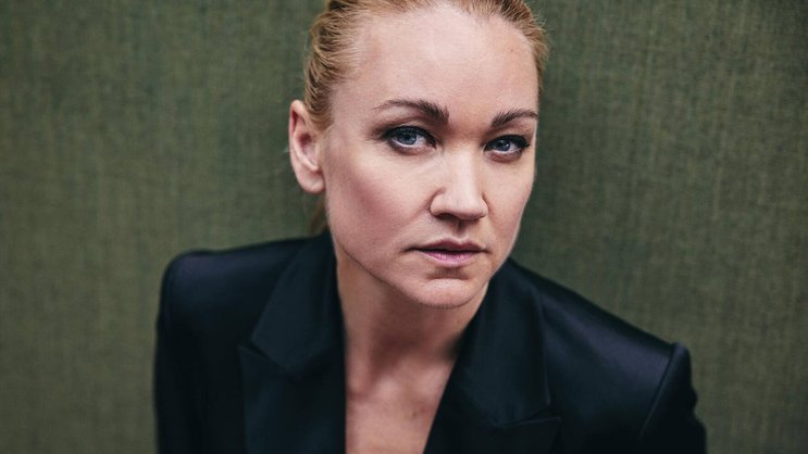 Vorbild 2: Schauspielerin Lisa Maria Potthoff zieht das Training in der Sport-halle dem eitlen Gang über rote Teppiche vor.