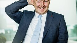 Blühende Geschäfte: Chef Thomas Klühr in der modernisierten Swiss-Zentrale in Kloten.
