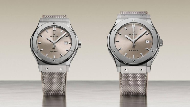 Die Classic Fusion in Taupe: Das Urmodell aus den 1980er Jahren kommt in 42 oder 45 mm Gehäusegröße und ist nur online erhältlich.